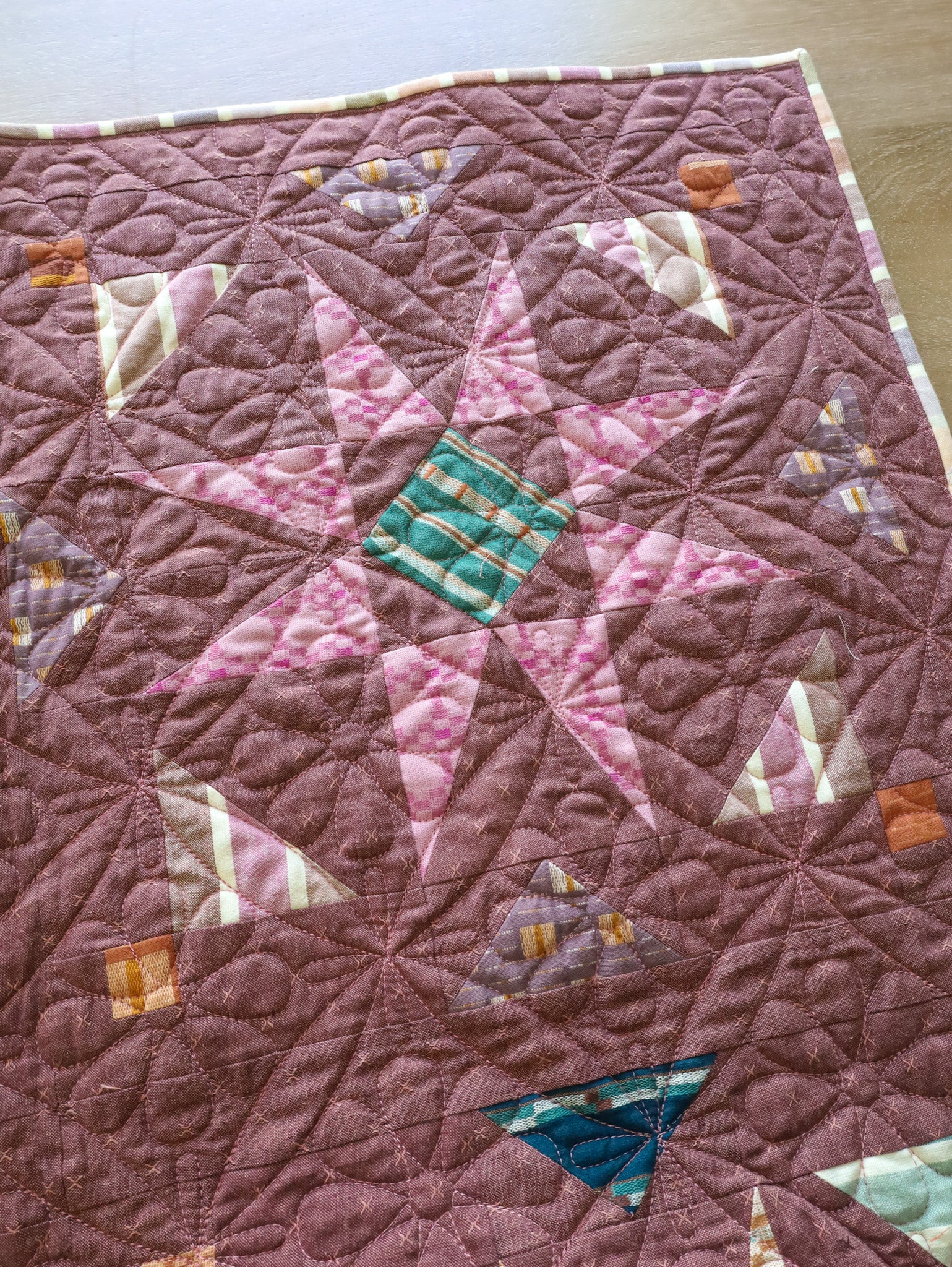 Vintage Handmade Hand Stitched Purple & Pink fashion Star Quilt